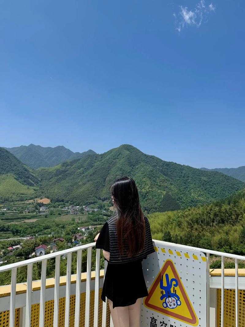 新疆之旅，让心灵放飞——选购旅行社指南